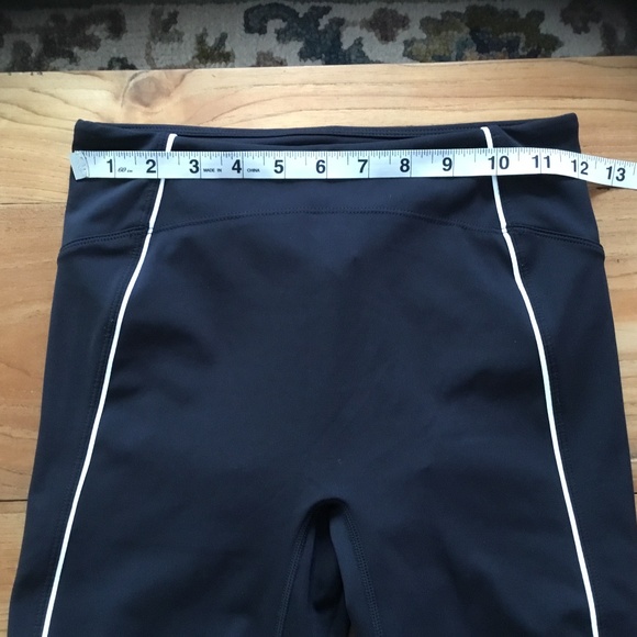 NWT Fabletics High Waisted Piped Black Leggings - Picture 5 of 6